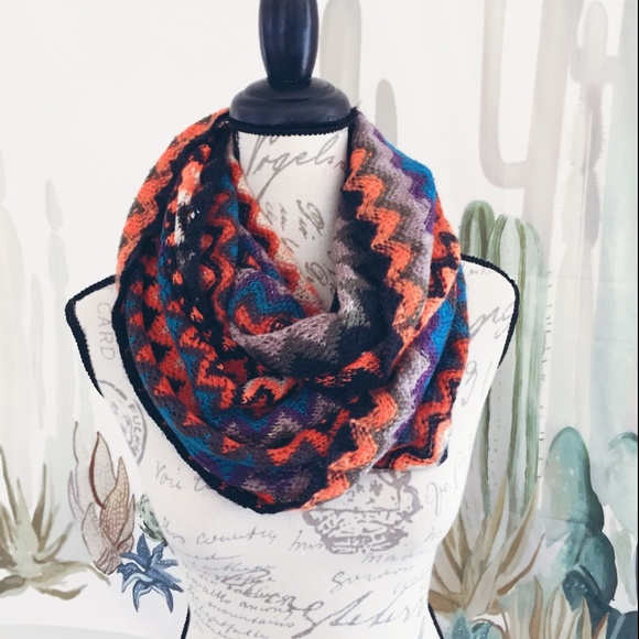 Steve Madden Accessories - Steve Madden Chevron Infinity Scarf Winter NWT